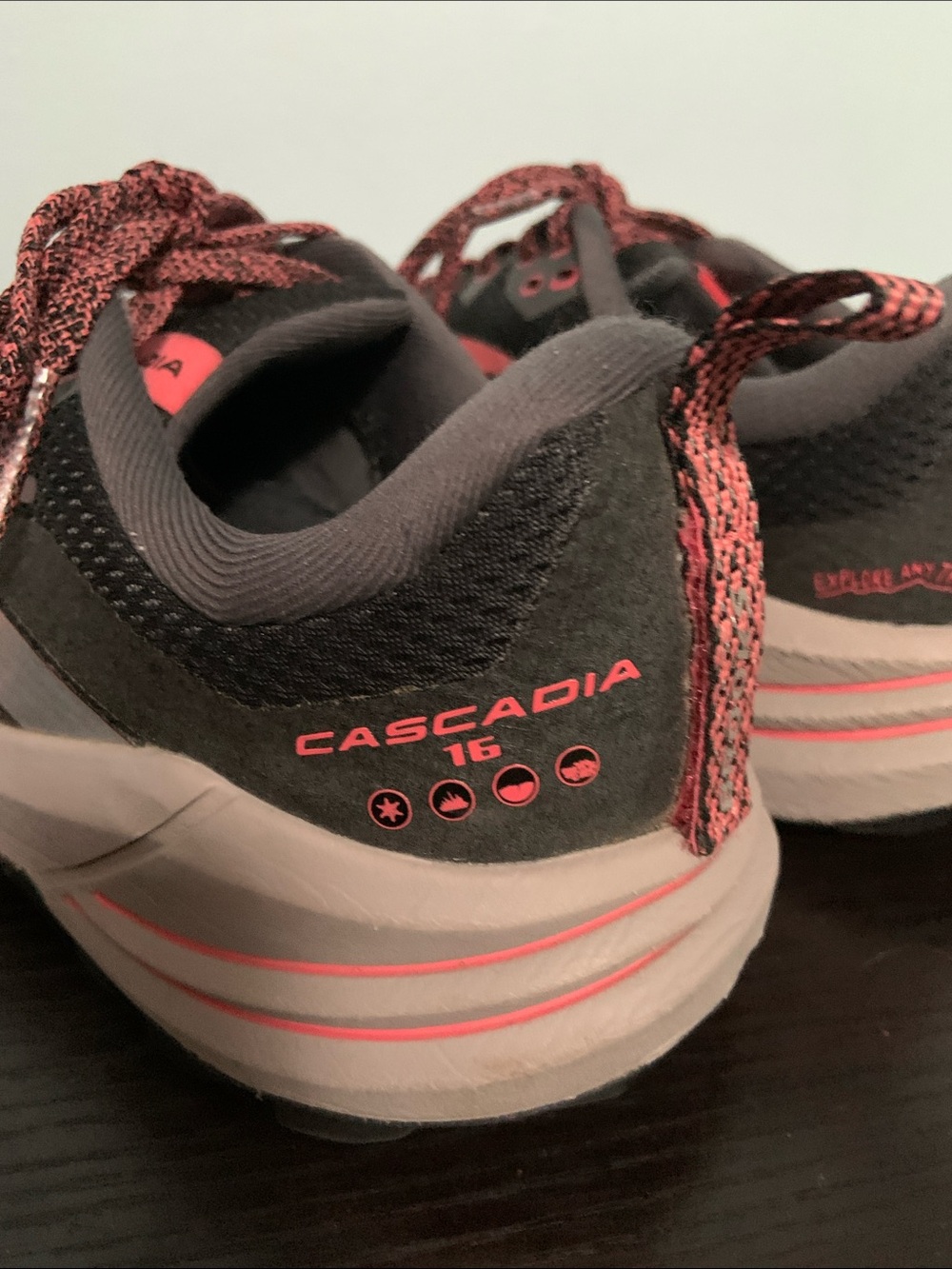 Brooks Cascadia 16 Sneakers size 8 Gray and Pink - Picture 5 of 10